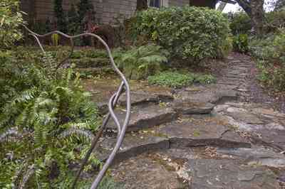 01-05-11-225+chipley+ave-front+steps.jpg:  