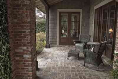 01-05-11-225+chipley+ave-open+porch_01.jpg:  