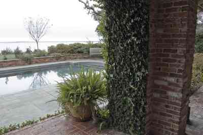 01-05-11-225+chipley+ave-open+porch_02.jpg:  