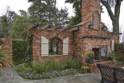 01-05-11-225+chipley+ave-outdoor+kitchen_02.jpg:  