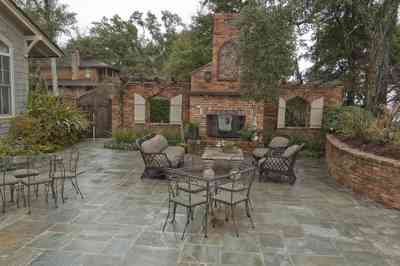 01-05-11-225+chipley+ave-pool+east+view_03.jpg:  