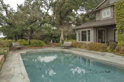 01-05-11-225+chipley+ave-pool+west+view_01.jpg:  