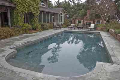 01-05-11-225+chipley+ave-pool-east+view_01.jpg:  