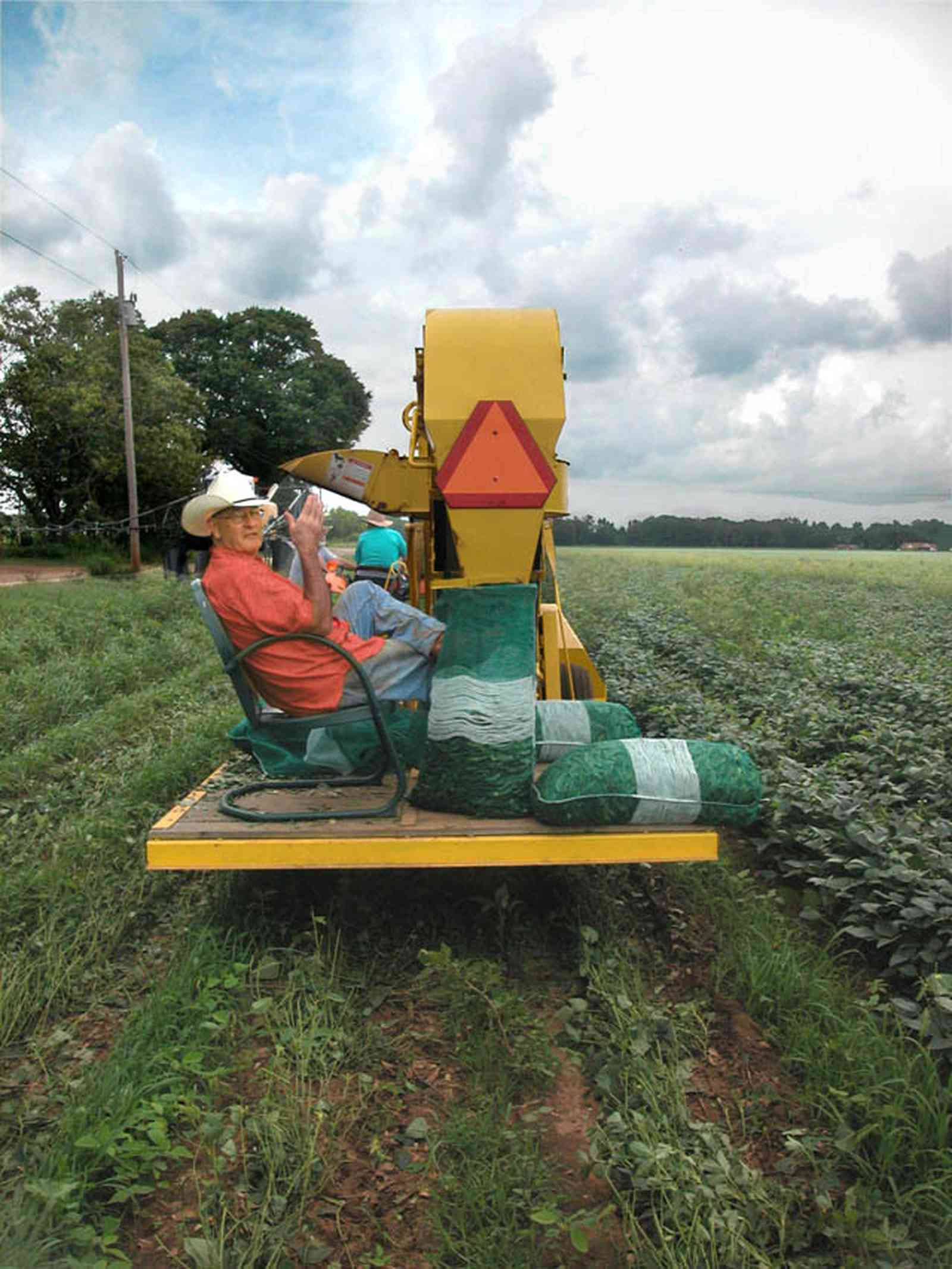 Hollandtown:-Holland-Farm:-Sales_02.jpg:  farm machine equipment, 