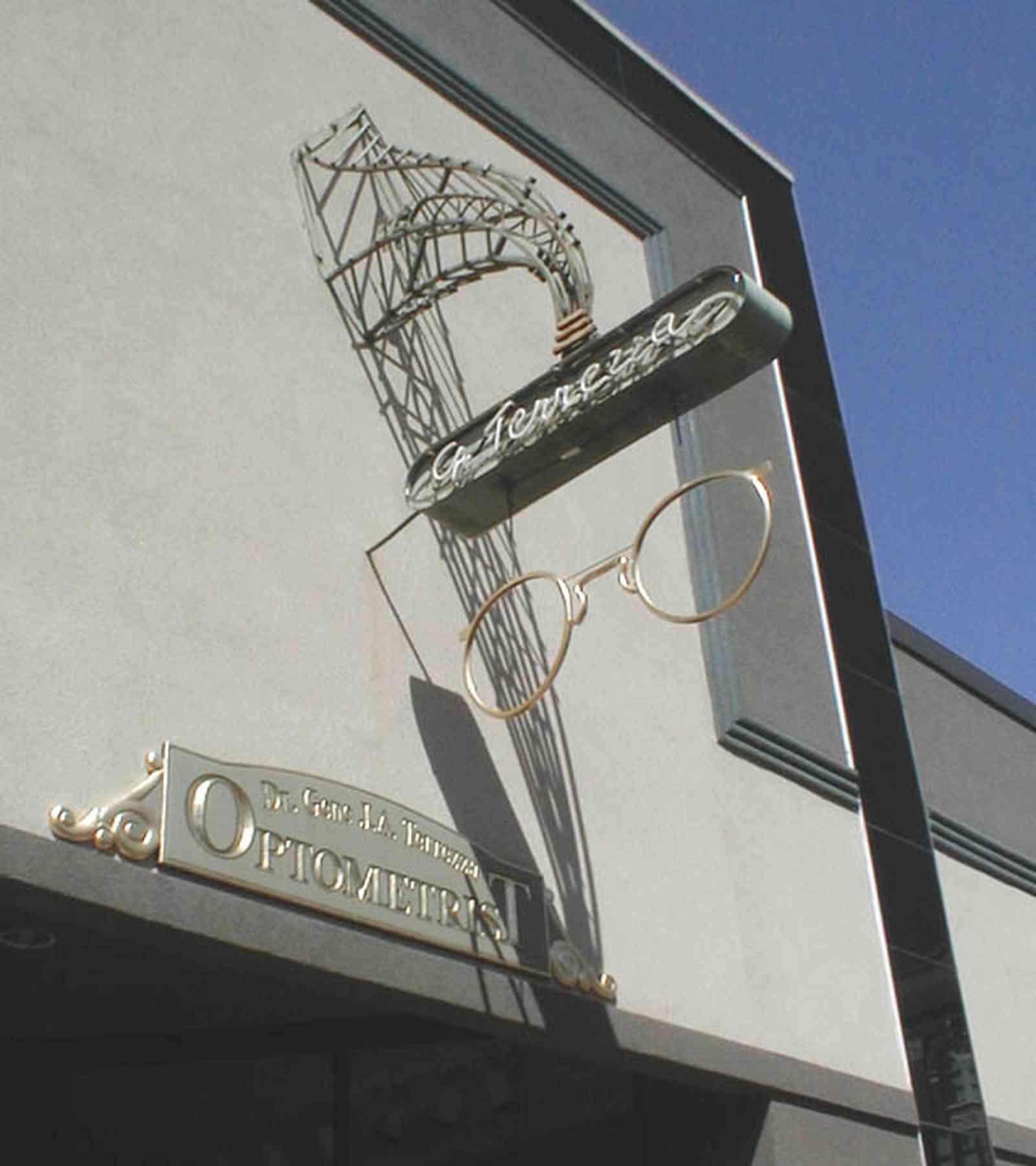 Pensacola:-Palafox-Historic-District:-Dr-Terrezza_01.jpg:  historic district, 1930's architecture, art deco, optometrist, store front, palafox place, pensacola