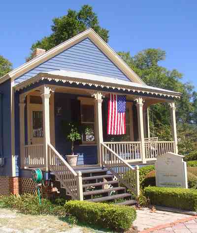 Pensacola:-Seville-Historic-District:-Rodney-L.-Rich-And-Company_03.jpg:  shotgun cottage
