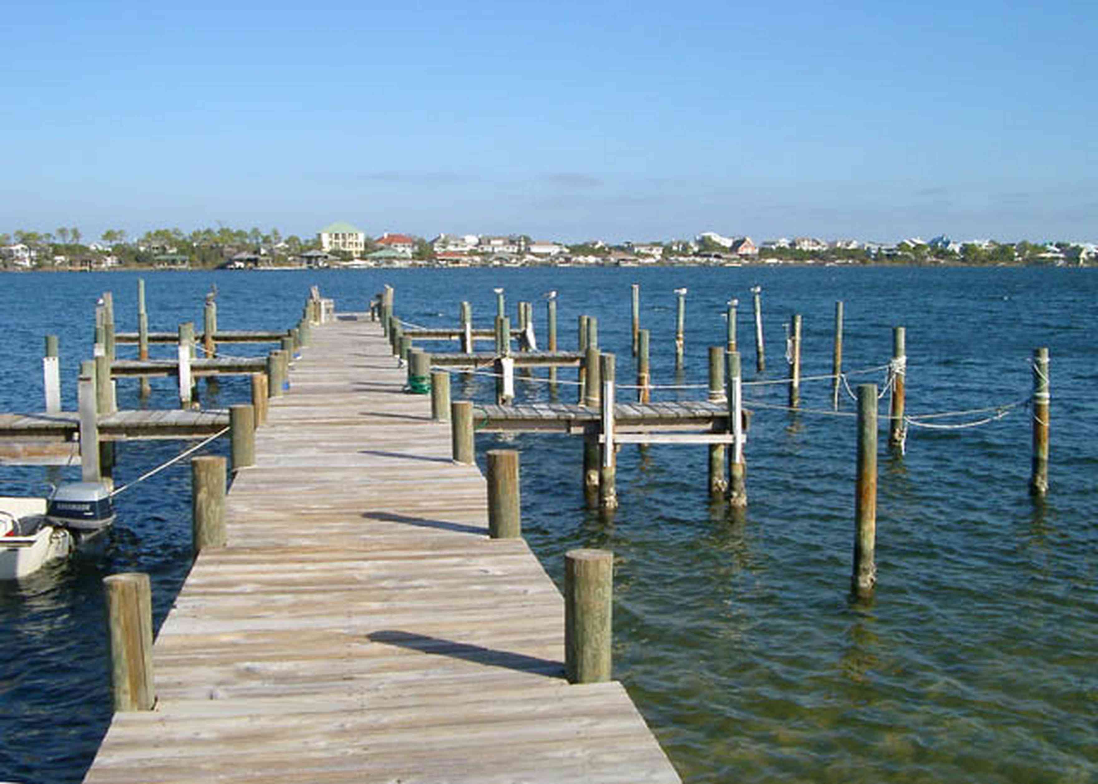 Perdido-Key:-Sharp-Reef-Drive_03.jpg:  sound, perdido key, dock, boat slip, ono island